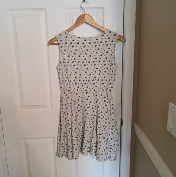 Floral sleeveless dress - Picture 2 of 4